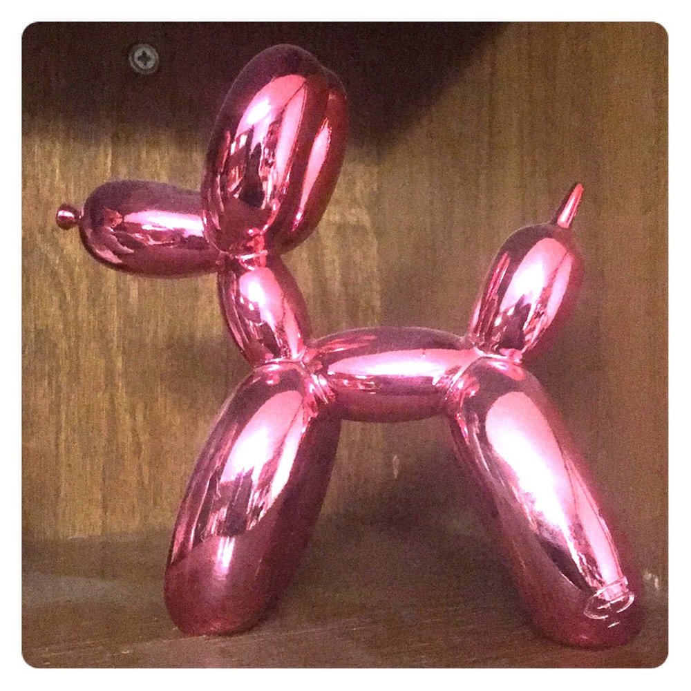 Balloon dog decor